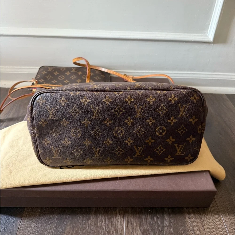 Authentic Louis Vuitton Neverfull MM - Picture 3 of 14